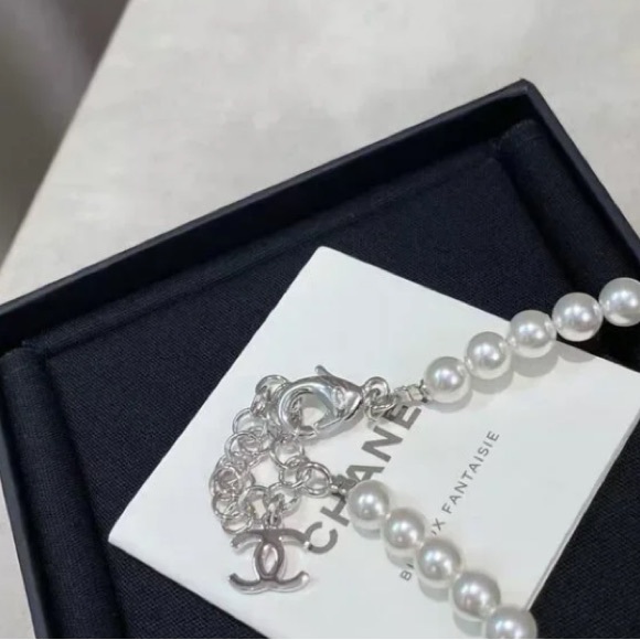 Pearl and Silver Necklace with Blue Heart Pendant - Picture 4 of 4